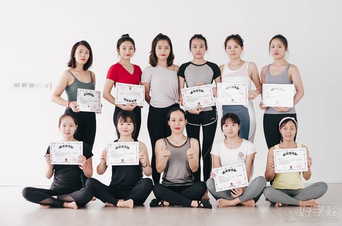 五国学员展风采共议合